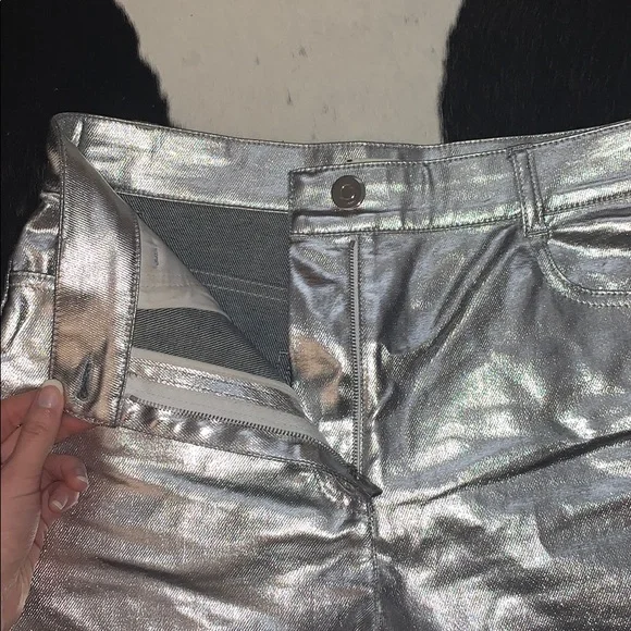 Fendi x Nicki Minaj Prints On collection shorts - Picture 15 of 16